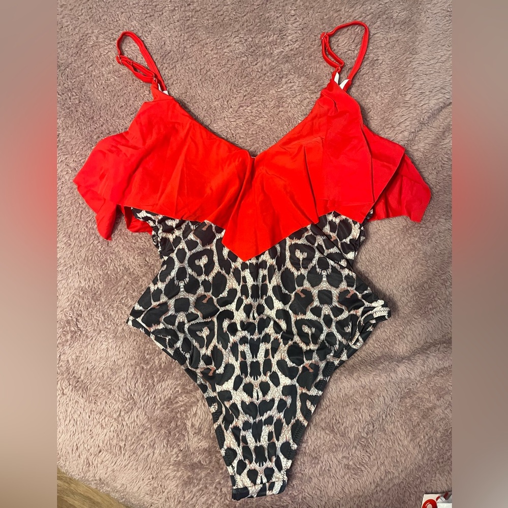 NWT Swim suit.. with tummy control. Size XL